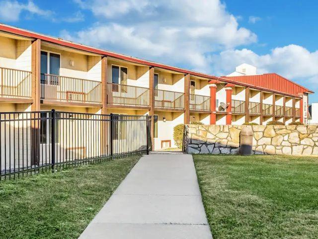 Countryside Suites Kansas City Independence I-70 East Sports Complex Hotel Zewnętrze zdjęcie