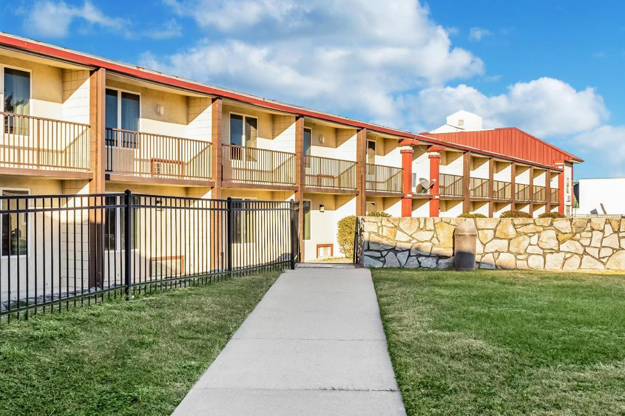 Countryside Suites Kansas City Independence I-70 East Sports Complex Hotel Zewnętrze zdjęcie